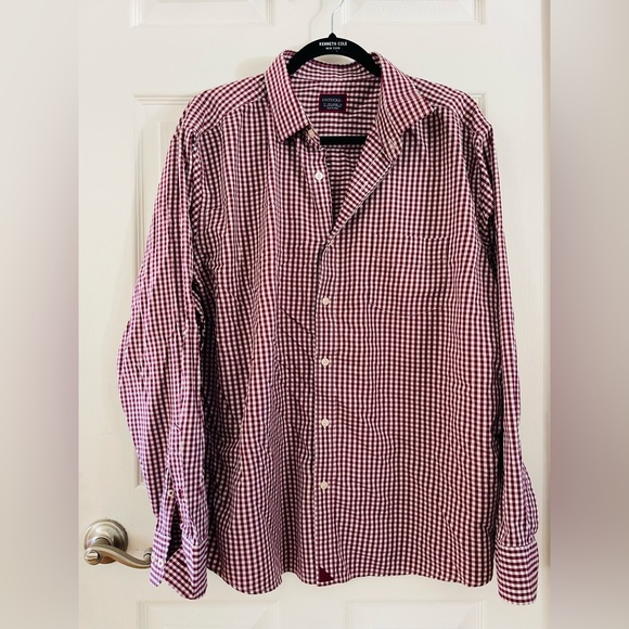 UNTUCKit Other - UNTUCKit Men's Burgundy Checkered Shirt